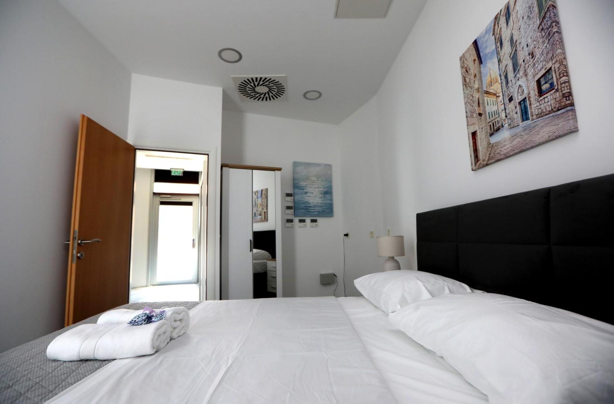 D R Apartments Šibenik Extérieur photo